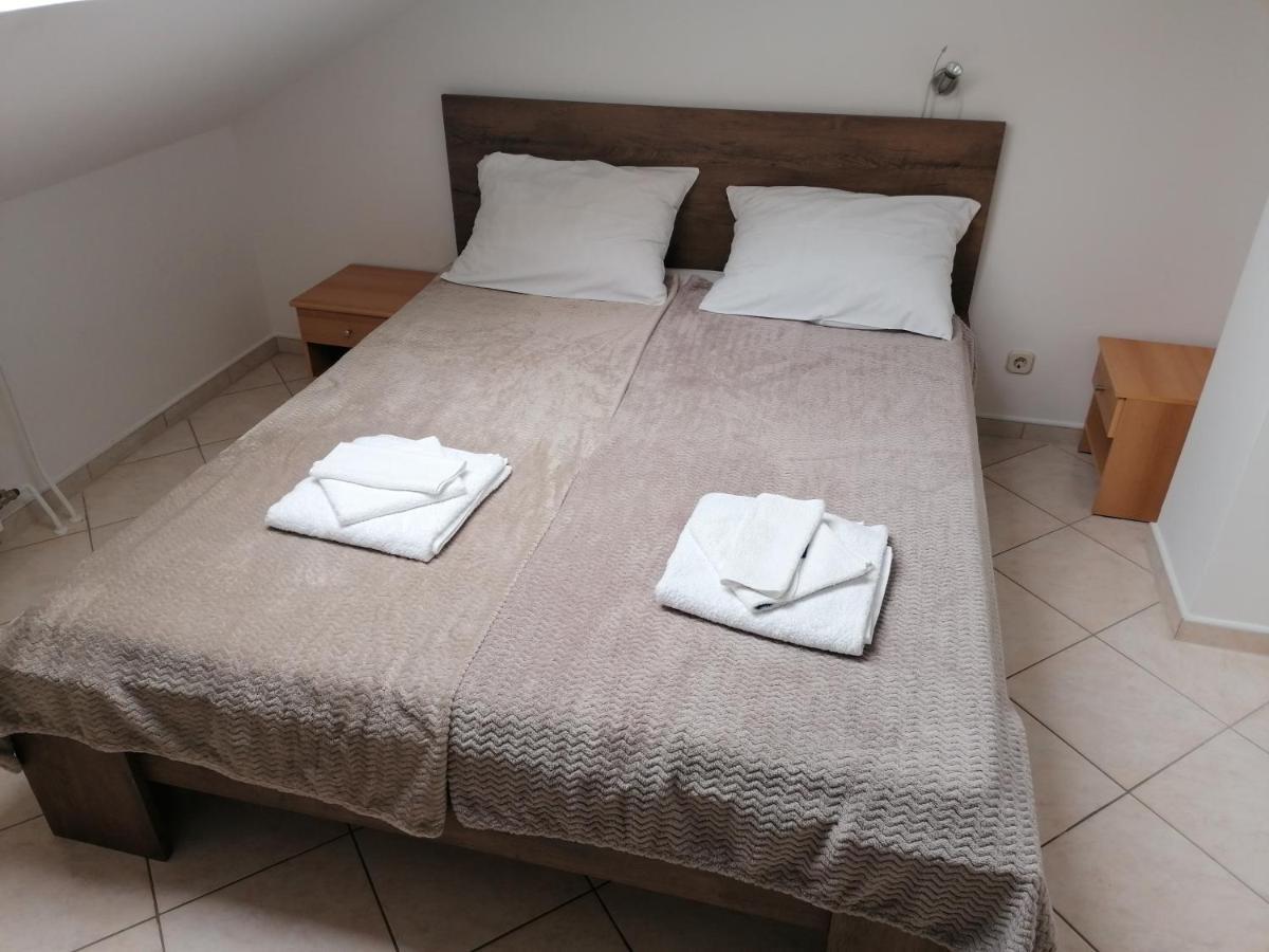 Apartmani Stille Karlobag Bagian luar foto