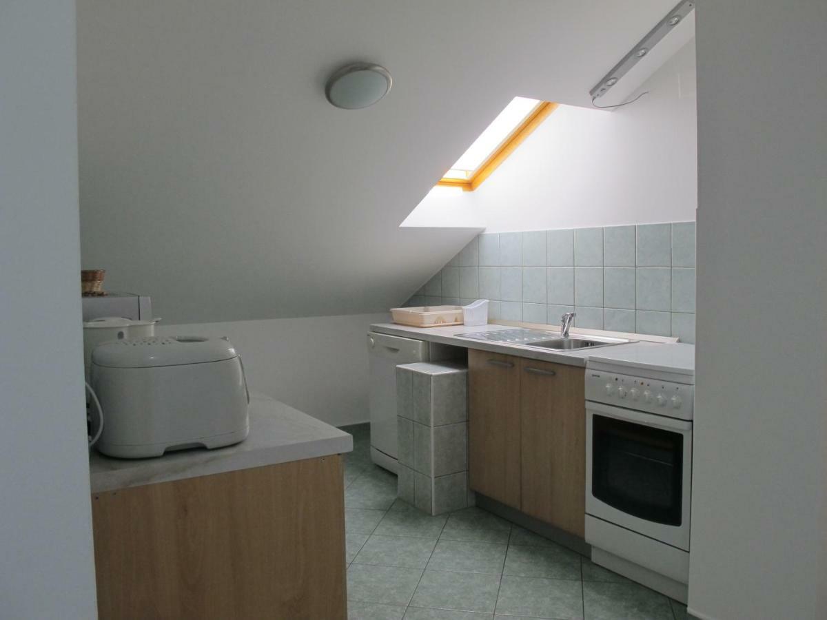 Apartmani Stille Karlobag Bagian luar foto